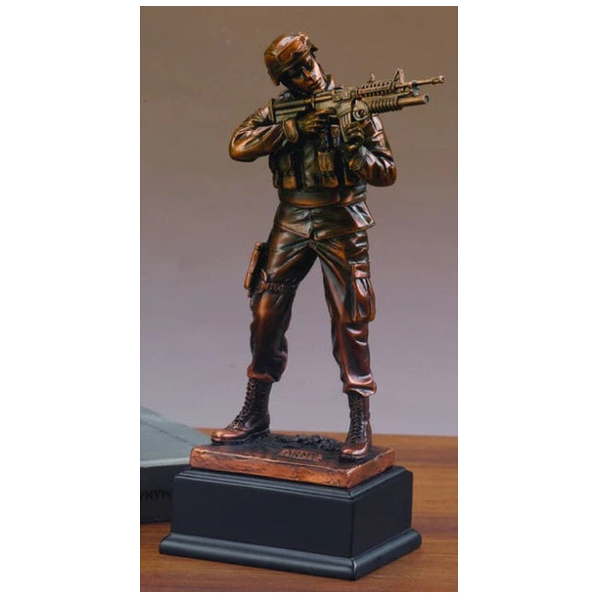 Army Military Man Holding his Weapon Sculpture Tribute Statue