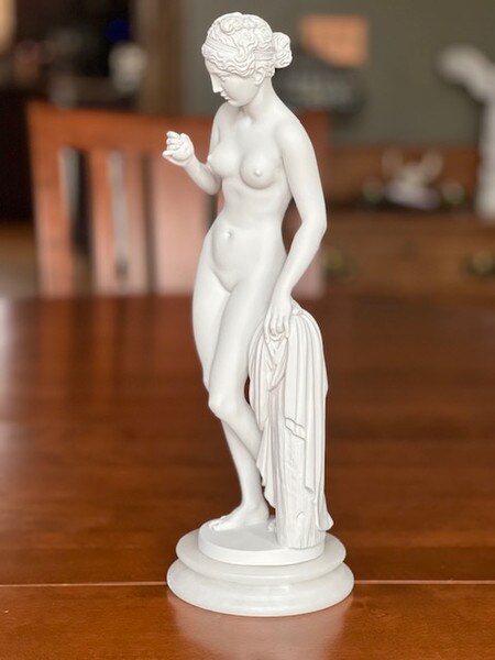 Venus With Apple By Thorvaldsen Sculptures Replicas Copenhagen Museum
