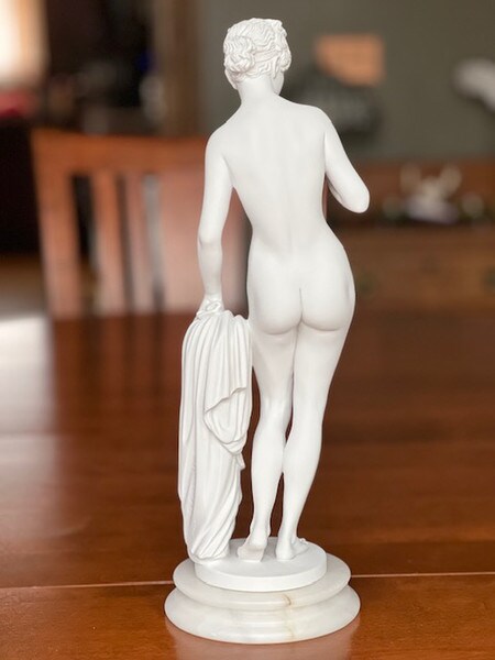 Museum Venus With Apple By Thorvaldsen Sculptures Replicas Copenhagen