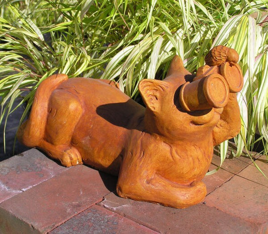 Animals cats and kittens Laying Bird Watching Sculpture binoculars