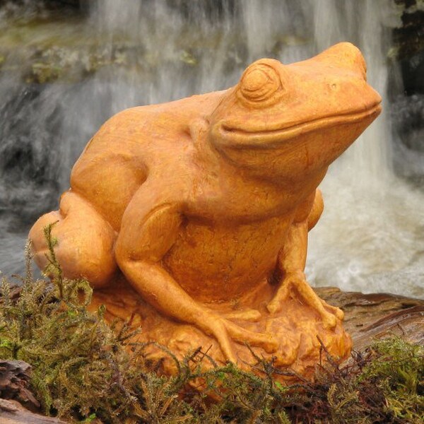 Tree Frog Statue