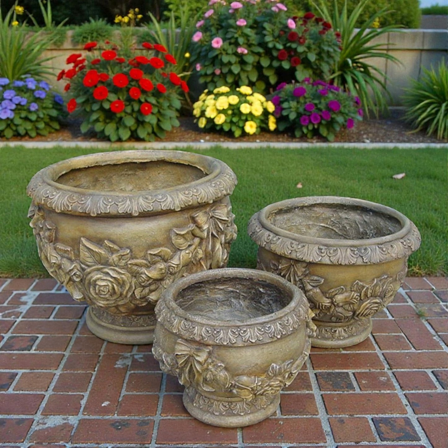 Set of 3 Assorted Magnesium Round Flower Pots in Antique Rust garden planters