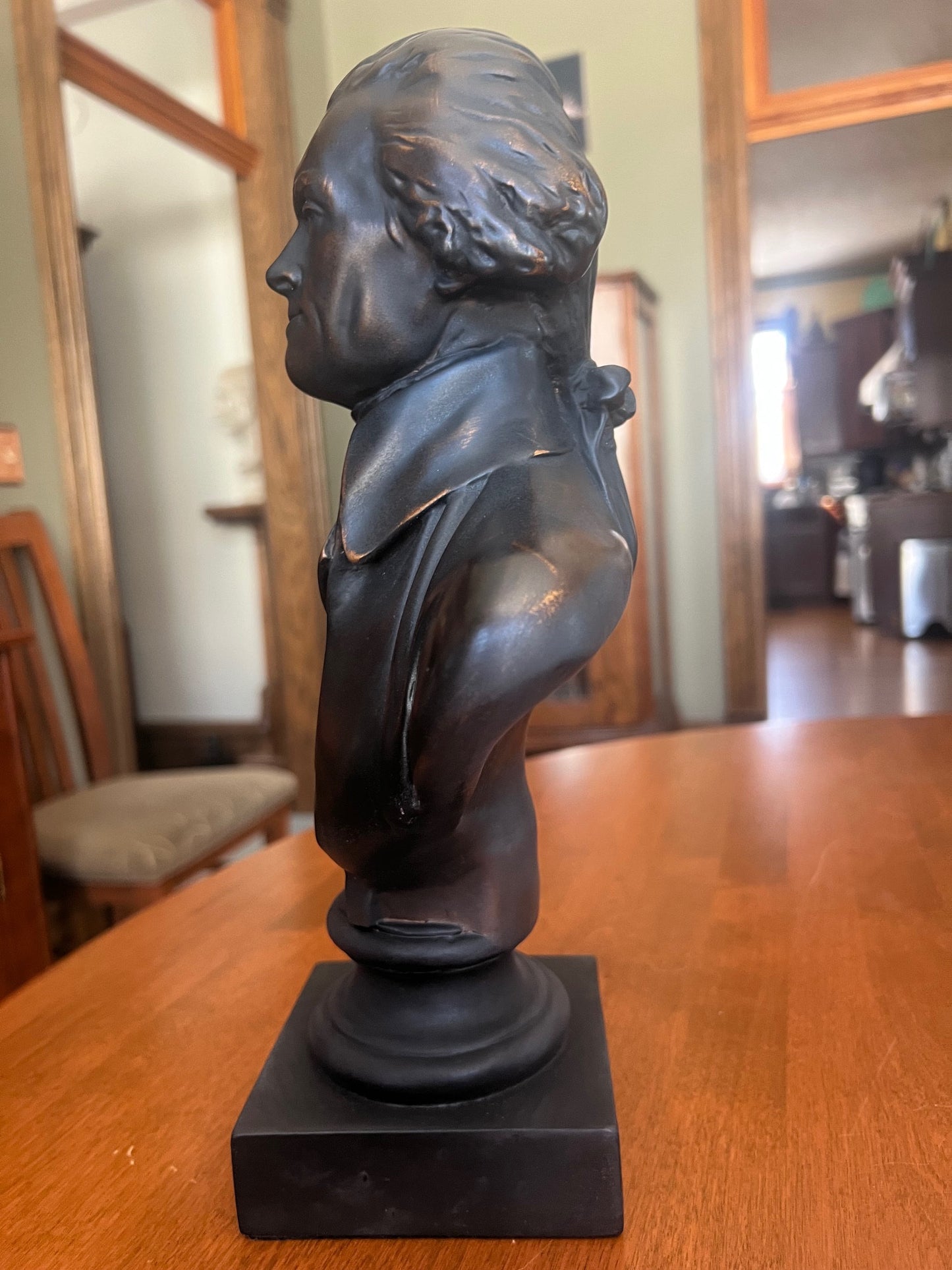 Classic Thomas Jefferson bust inspired by Houdon portrait side view of statue