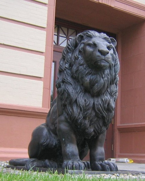 Set of Lions bronze serving as guardians and awe-inspiring pieces of art