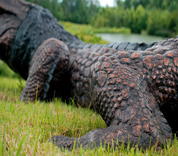 Reptilian Water Fountain Bronze Statue Alligator Water Feature Bronze Sculpture