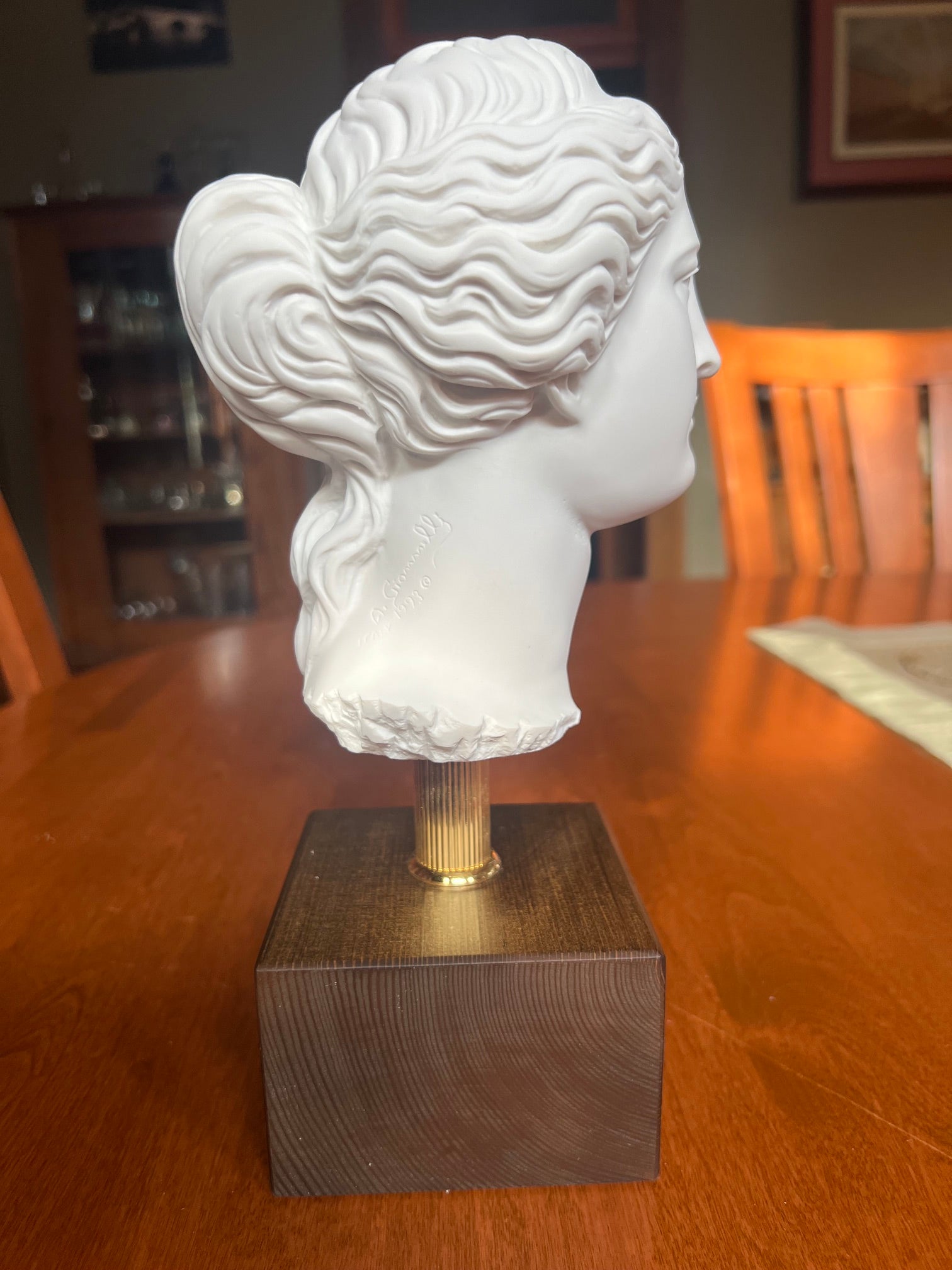 A Giannelli signed Venus de Milo head reproduction