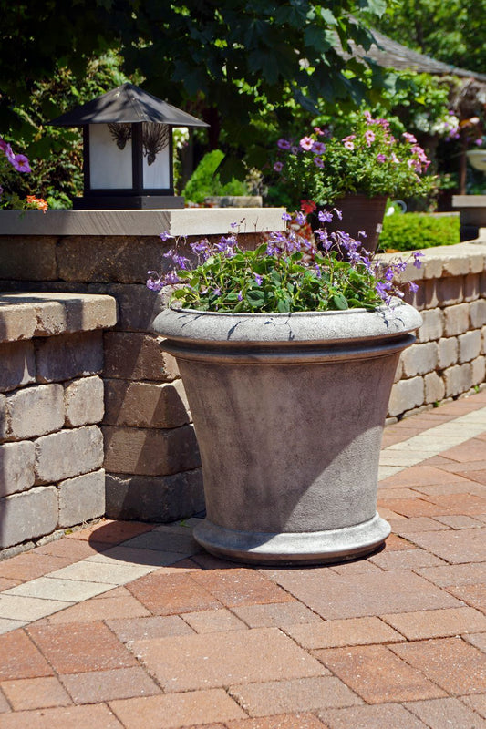 Avanti II Montette Villa Garden Planter