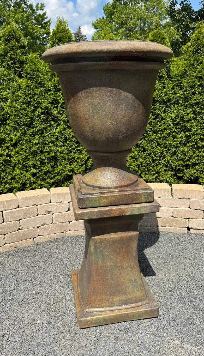 Enhance your garden, courtyard, or estate entryway with the magnificent pairing of the Orlando Urn and the Avanti Pedestal