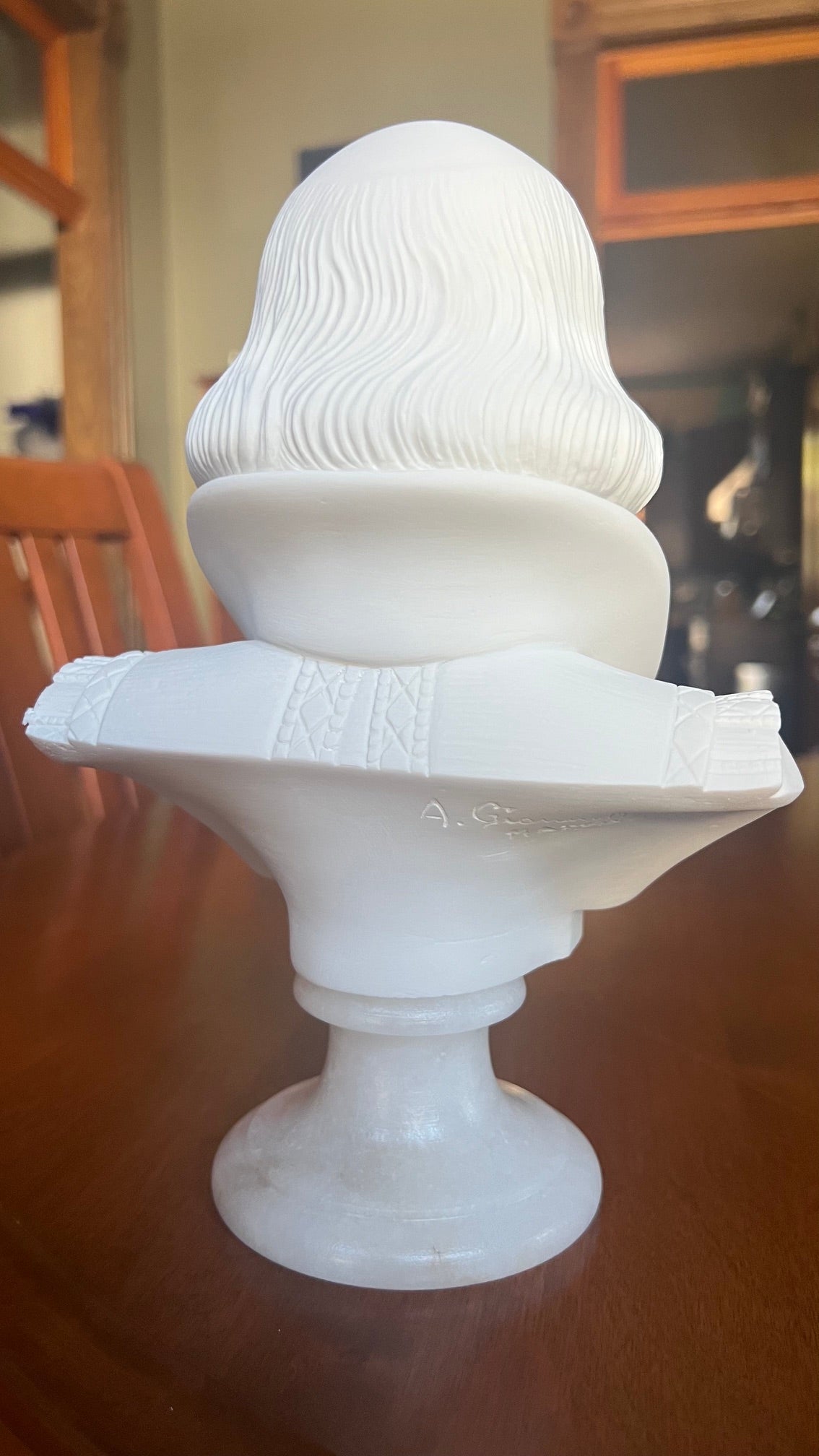 Back view of Italian William Shakespeare bust featuring the A. Giannelli artist signature.