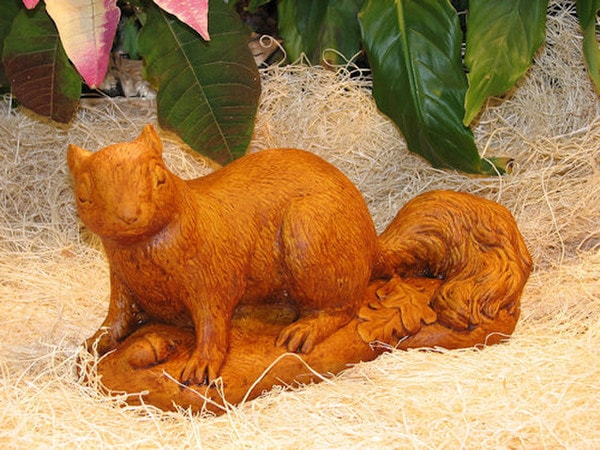 Squirrel Garden Statue Outdoor Sculpture Realistic Acorn and leaves