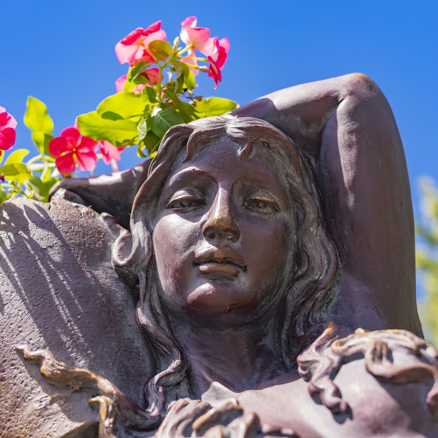 Classical Kneeling Lady Planter Statue close up of face garden sculpture