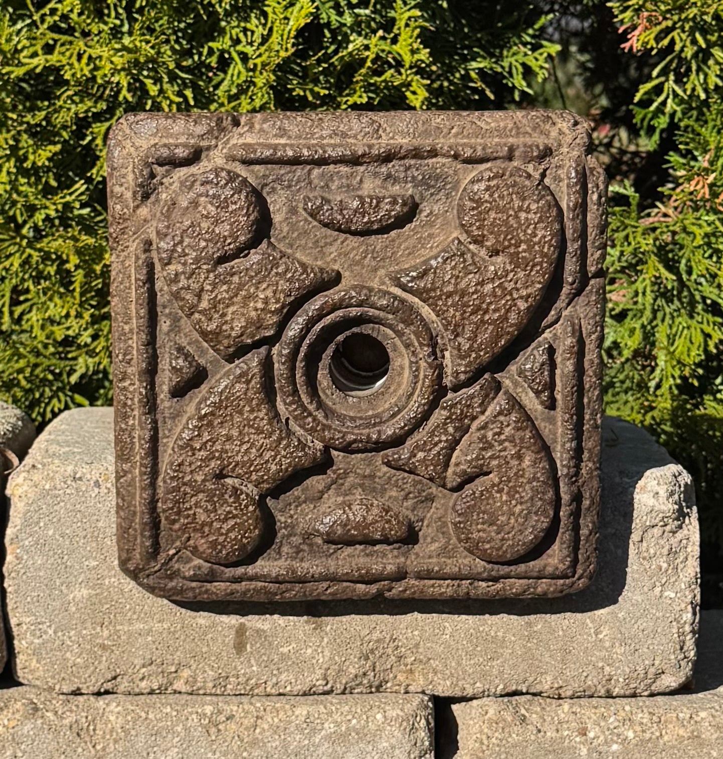Europa Murabella Scroll Wall Fountain is classic in style close up of insert
