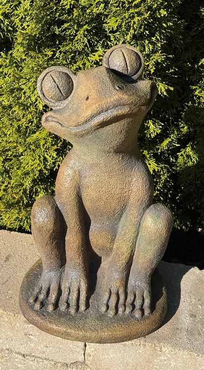 Googly-eyed Frog large scale Henri Studio Sculpted statue