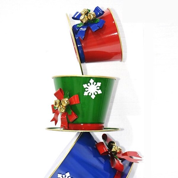 Christmas Top Hats Display Tower Sculpture