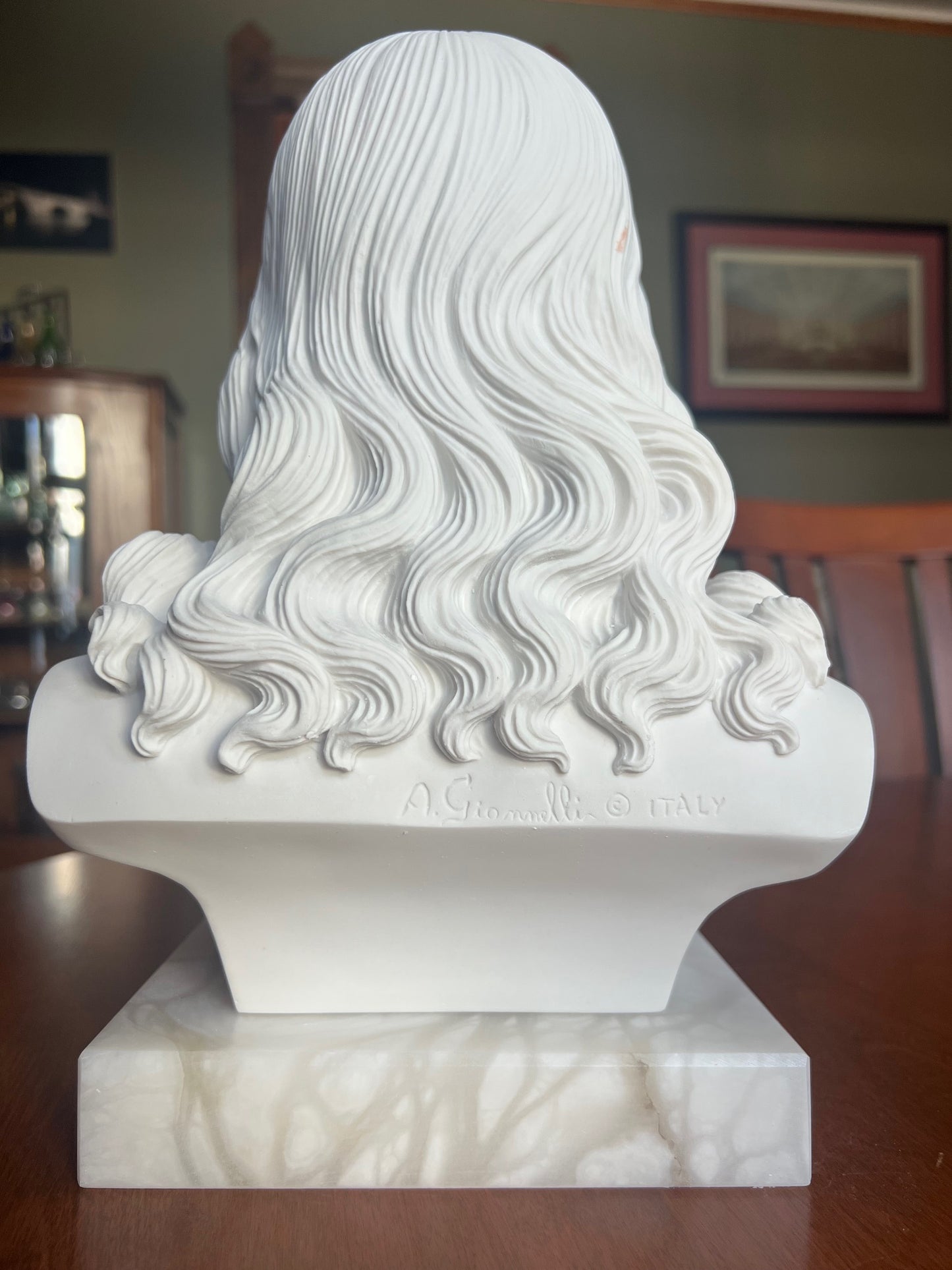 Alfo Giannelli sculptor of the Jesus Christ bust mounted on alabaster base signed on back of statue