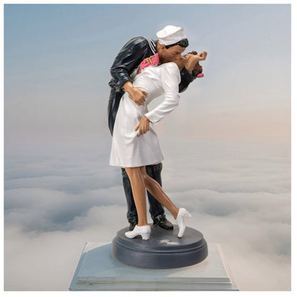 Navy Sailor Victory Kissing Nurse Statue