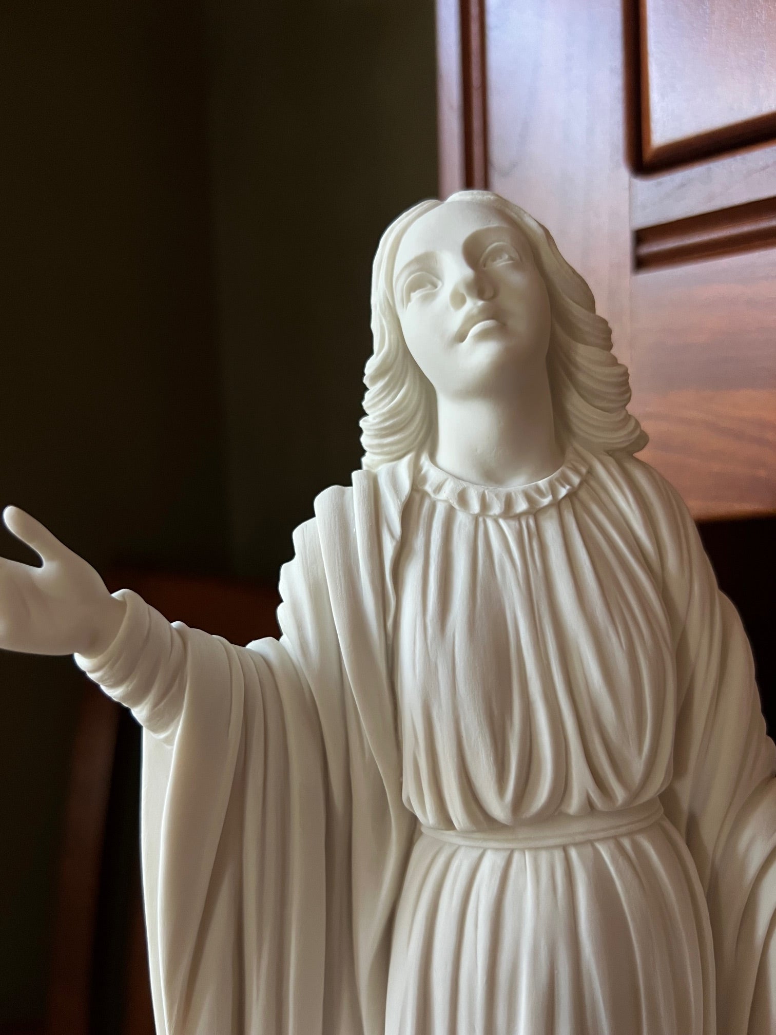 Catholic Our Lady of the Miraculous Medal Devotional Statue Marble Sculpture