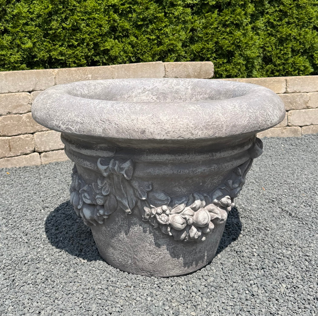 Palm Pot Classico Planter 19 inches high with Della Robbia relief