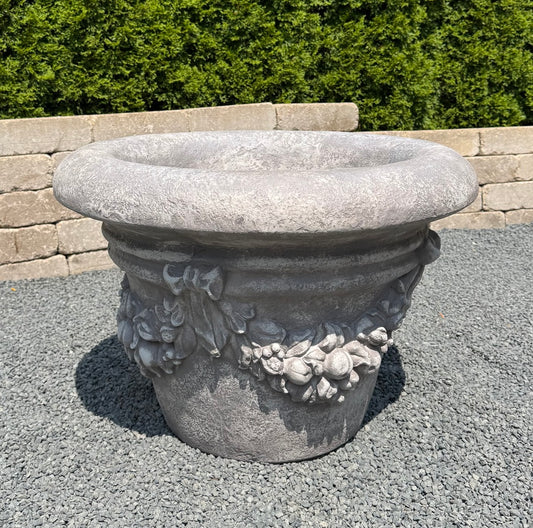 Palm Pot Classico Planter 19 inches high with Della Robbia relief