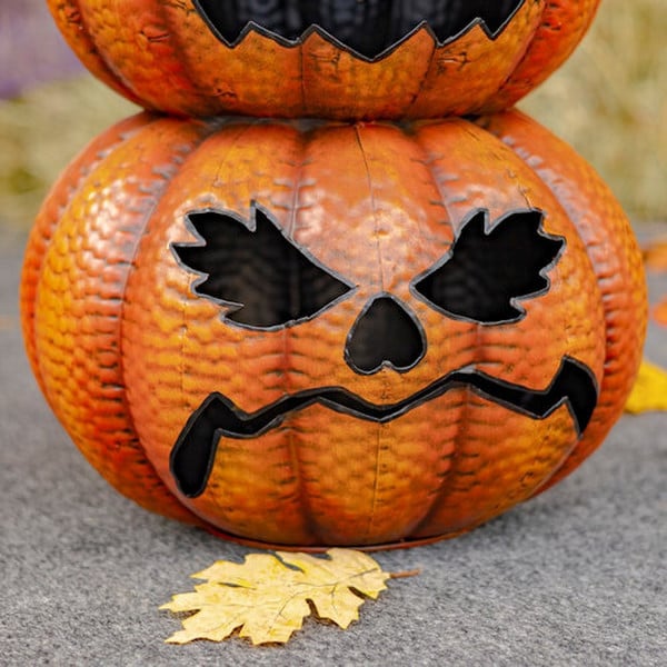 Bottom head close up Pumpkins Jack-O-Lantern Totem Decoration