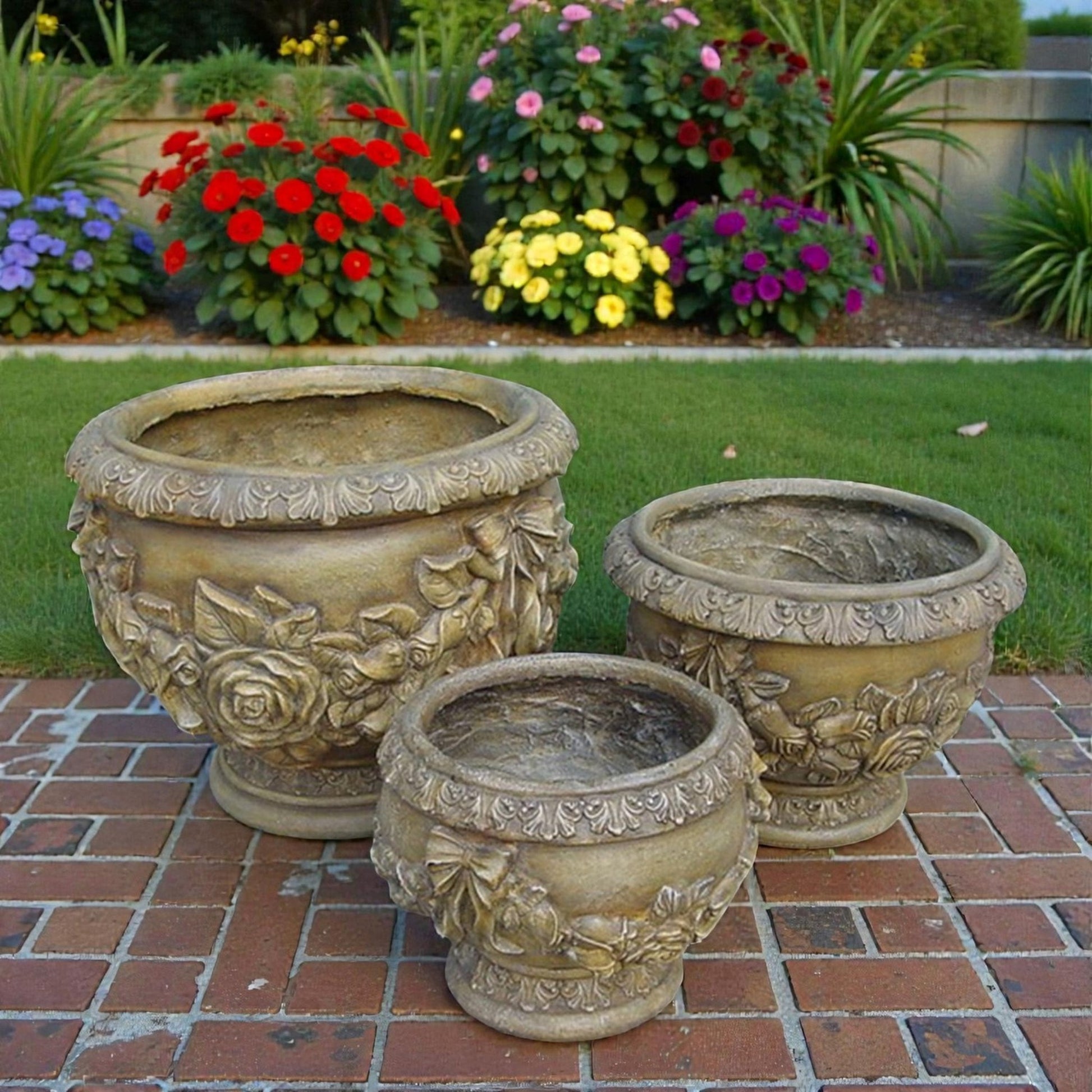 Set of 3 Assorted Magnesium Round Flower Pots in Antique Rust garden planters