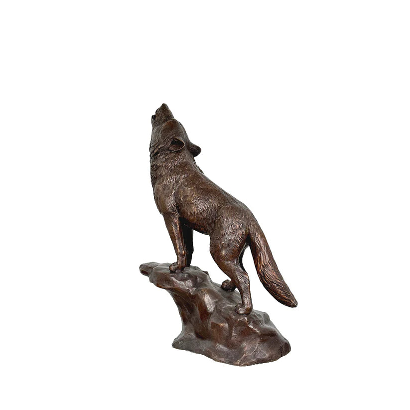 High-End Bronze Howling Wolf Statue captures the wild majesty of one of nature’s most iconic creature