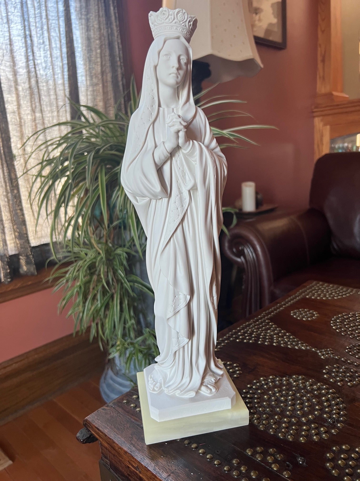 Italian-inspired Virgin Mary Queen of Heaven statue in bonded alabaster, hand finished in Italy and mounted on a solid alabaster base