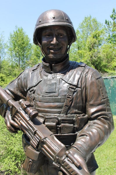 War Memorial Soldier Statue Life-Size Bronze Gun Sculpture Large