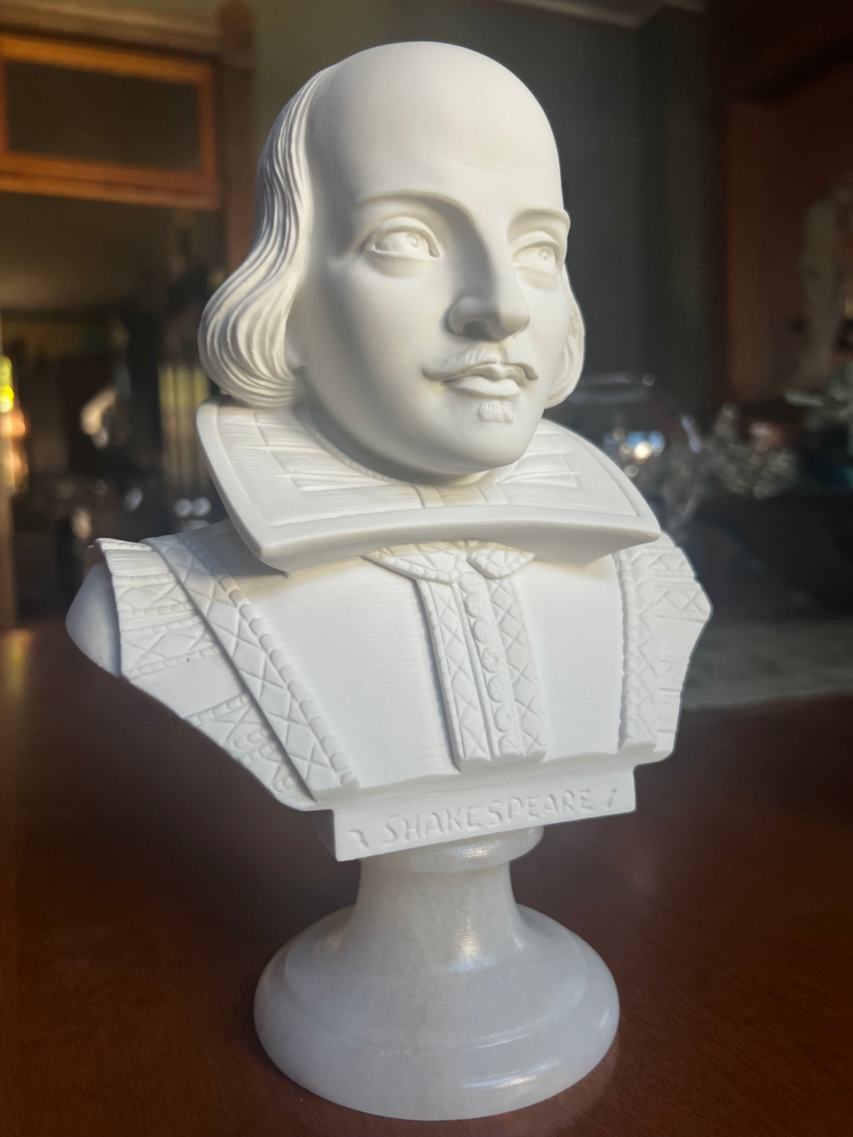 Shop our William Shakespeare alabaster bust, handcrafted in Italy and signed A. Giannelli. A timeless literary sculpture for libraries, offices, and gifts.