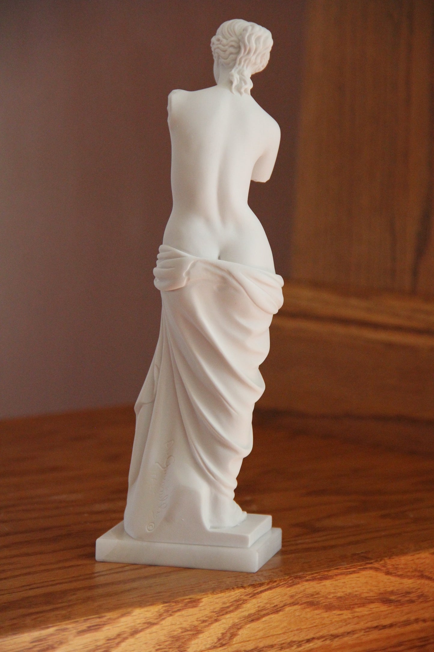 Melos classical art sculpture for home display Italian bonded alabaster Venus statue on square base