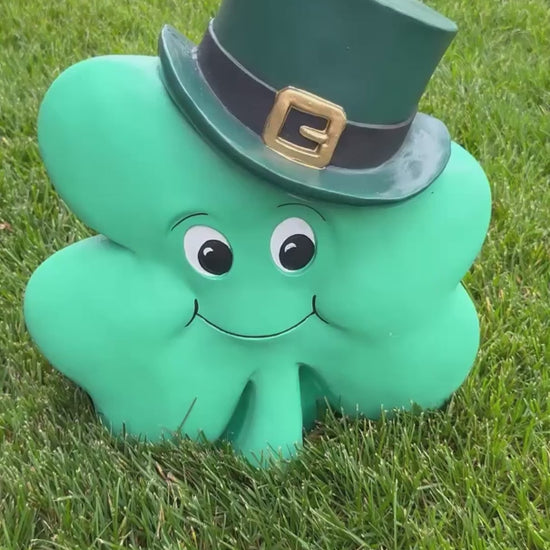 video St Patrick's Day shamrock statue with leprechaun hat